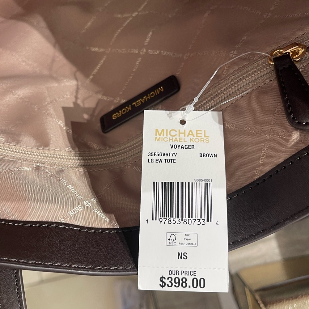 MICHAEL KORS Voyager Lg Color-Block Metallic Signature Logo EW Tote 
Brown 
NWT - Picture 4 of 16